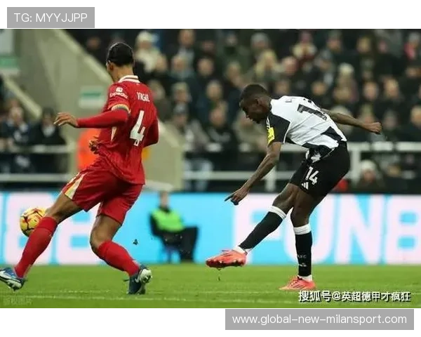 英超标王集结利物浦！伊萨克合练画面曝光！，伊萨克 集锦